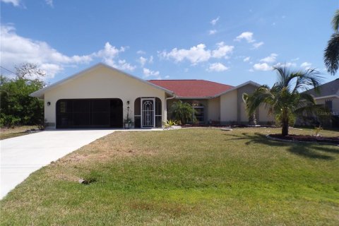Villa ou maison à Port Charlotte, Floride 3 chambres, 178.56 m2 № 2108326