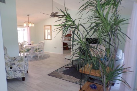 Villa ou maison à louer à Port Charlotte, Floride: 3 chambres, 178.56 m2 № 2108326 - photo 3