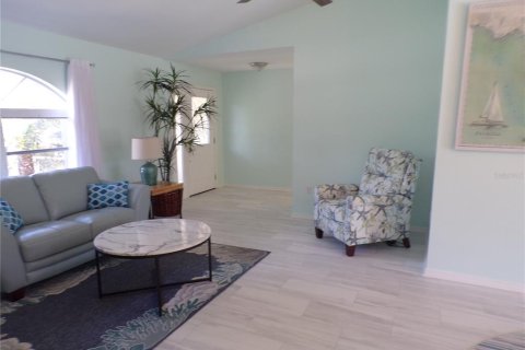 Villa ou maison à louer à Port Charlotte, Floride: 3 chambres, 178.56 m2 № 2108326 - photo 5