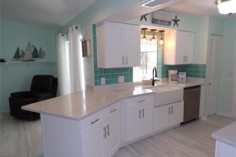 Villa ou maison à louer à Port Charlotte, Floride: 3 chambres, 178.56 m2 № 2108326 - photo 6