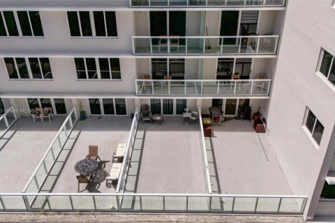 Condominio en venta en Sunny Isles Beach, Florida, 33.44 m2 № 1978170 - foto 12