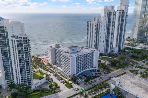 Condominio en venta en Sunny Isles Beach, Florida, 33.44 m2 № 1978170 - foto 6