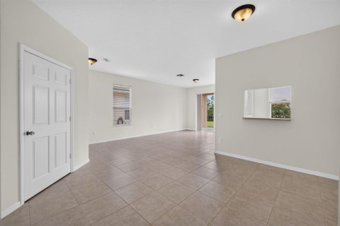 Casa en venta en Port St. Lucie, Florida, 3 dormitorios, 131.27 m2 № 2189890 - foto 13