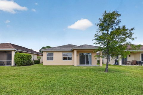 Casa en venta en Port St. Lucie, Florida, 3 dormitorios, 131.27 m2 № 2189890 - foto 4