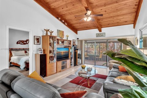 Adosado en venta en Pembroke Pines, Florida, 2 dormitorios, 111.11 m2 № 2017444 - foto 19