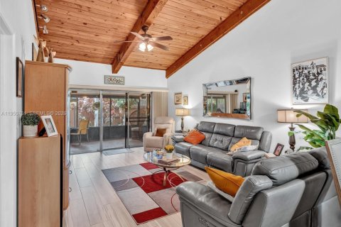 Adosado en venta en Pembroke Pines, Florida, 2 dormitorios, 111.11 m2 № 2017444 - foto 21