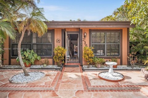 Adosado en Pembroke Pines, Florida 2 dormitorios, 111.11 m2 № 2017444