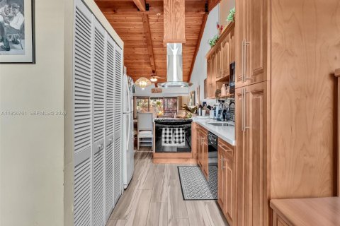 Adosado en venta en Pembroke Pines, Florida, 2 dormitorios, 111.11 m2 № 2017444 - foto 11