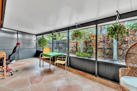 Adosado en venta en Pembroke Pines, Florida, 2 dormitorios, 111.11 m2 № 2017444 - foto 24