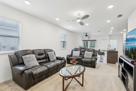 House in Kissimmee, Florida 3 bedrooms, 121.05 sq.m. № 1719276 - photo 9