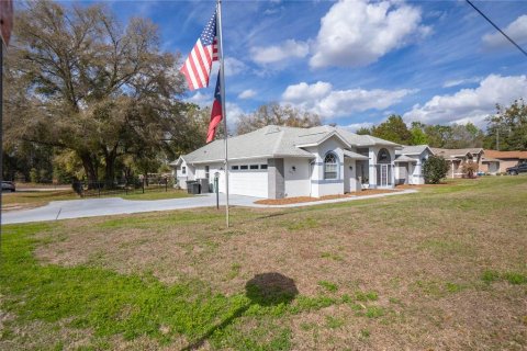 House in Citrus Springs, Florida 3 bedrooms, 268.67 sq.m. № 1769925 - photo 3