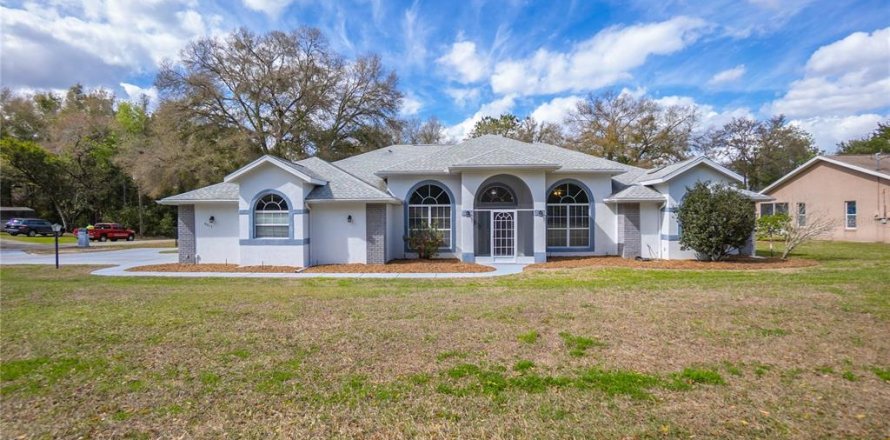 House in Citrus Springs, Florida 3 bedrooms, 268.67 sq.m. № 1769925