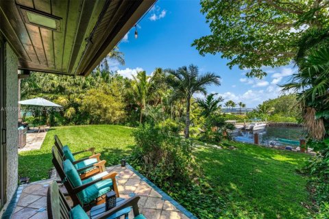 Casa en venta en Miami, Florida, 5 dormitorios, 397.62 m2 № 2175173 - foto 10