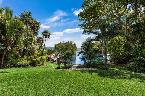 Casa en venta en Miami, Florida, 5 dormitorios, 397.62 m2 № 2175173 - foto 12