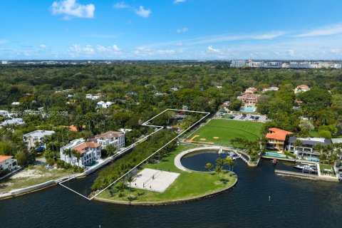 Casa en venta en Miami, Florida, 5 dormitorios, 397.62 m2 № 2175173 - foto 7