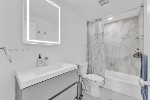Copropriété à vendre à Miami, Floride: 2 chambres, 102.01 m2 № 2066729 - photo 12