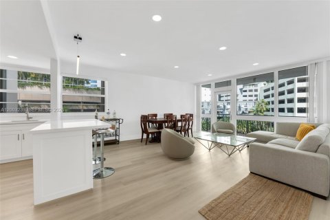 Copropriété à vendre à Miami, Floride: 2 chambres, 102.01 m2 № 2066729 - photo 7