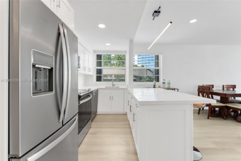 Copropriété à vendre à Miami, Floride: 2 chambres, 102.01 m2 № 2066729 - photo 5