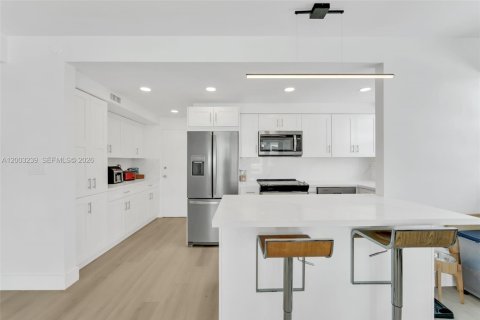 Copropriété à vendre à Miami, Floride: 2 chambres, 102.01 m2 № 2066729 - photo 4