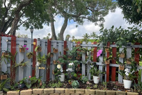 House in Weston, Florida 2 bedrooms, 94.57 sq.m. № 2065480 - photo 5