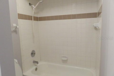 Condominio en alquiler en Bradenton, Florida, 2 dormitorios, 86.96 m2 № 1853956 - foto 11