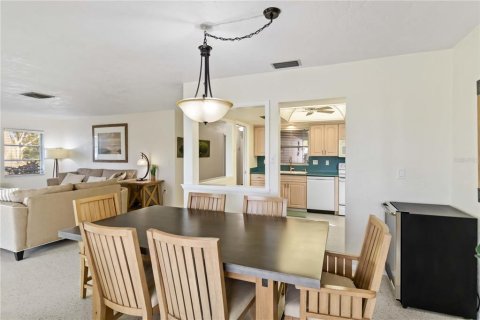 Villa ou maison à vendre à Sarasota, Floride: 2 chambres, 143.72 m2 № 1531763 - photo 13