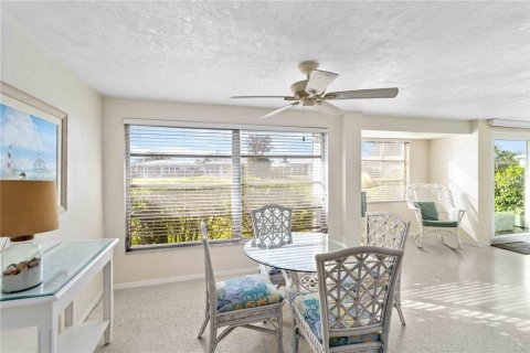 Villa ou maison à vendre à Sarasota, Floride: 2 chambres, 143.72 m2 № 1531763 - photo 25
