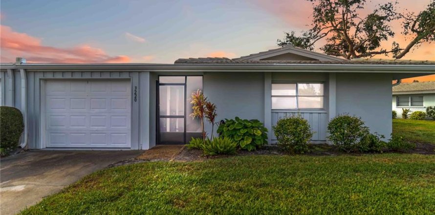 House in Sarasota, Florida 2 bedrooms, 143.72 sq.m. № 1531763
