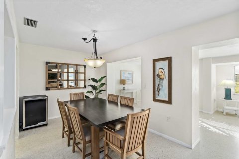Villa ou maison à vendre à Sarasota, Floride: 2 chambres, 143.72 m2 № 1531763 - photo 12