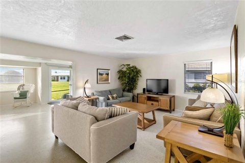 Villa ou maison à vendre à Sarasota, Floride: 2 chambres, 143.72 m2 № 1531763 - photo 9