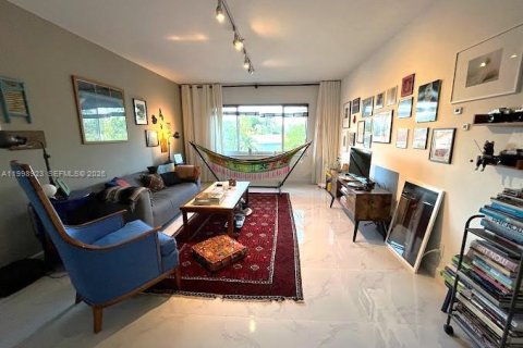 Condominio en alquiler en Fort Lauderdale, Florida, 2 dormitorios, 102.19 m2 № 2060968 - foto 3