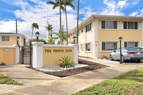 Condominio en alquiler en Fort Lauderdale, Florida, 2 dormitorios, 102.19 m2 № 2060968 - foto 4