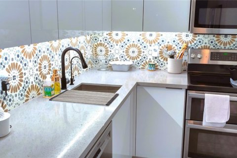 Condominio en alquiler en Fort Lauderdale, Florida, 2 dormitorios, 102.19 m2 № 2060968 - foto 7