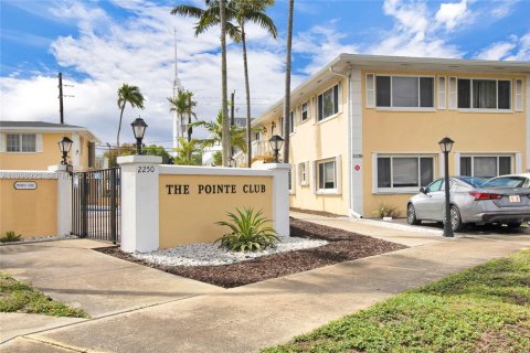 Condominio en alquiler en Fort Lauderdale, Florida, 2 dormitorios, 102.19 m2 № 2060968 - foto 2