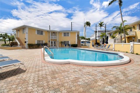 Condominio en alquiler en Fort Lauderdale, Florida, 2 dormitorios, 102.19 m2 № 2060968 - foto 10