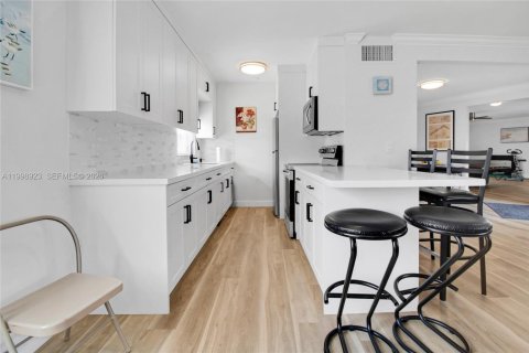 Condominio en alquiler en Fort Lauderdale, Florida, 2 dormitorios, 102.19 m2 № 2060968 - foto 14