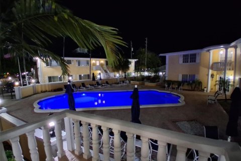 Condominio en Fort Lauderdale, Florida, 2 dormitorios  № 2060968