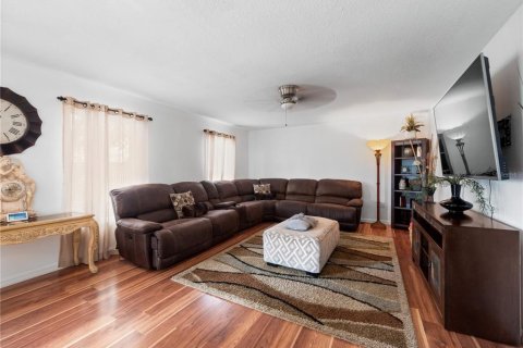 Villa ou maison à vendre à Kissimmee, Floride: 4 chambres, 233.56 m2 № 1869418 - photo 11
