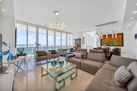 Condominio en venta en Sunny Isles Beach, Florida, 3 dormitorios, 257.15 m2 № 1990602 - foto 19
