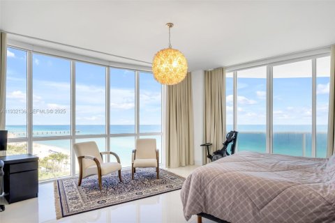 Condominio en venta en Sunny Isles Beach, Florida, 3 dormitorios, 257.15 m2 № 1990602 - foto 30