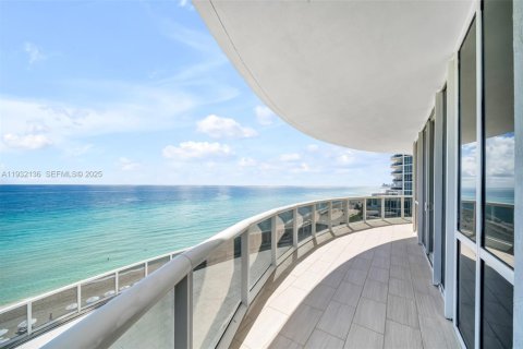 Condominio en venta en Sunny Isles Beach, Florida, 3 dormitorios, 257.15 m2 № 1990602 - foto 6