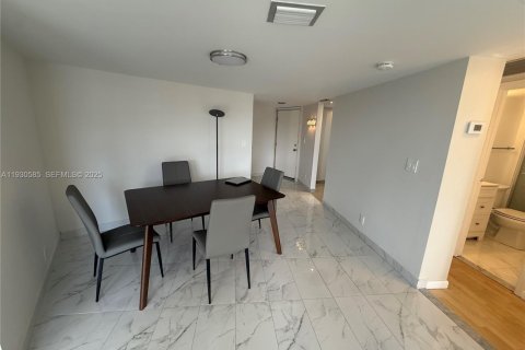 Condo in Aventura, Florida, 2 bedrooms  № 1989881 - photo 4