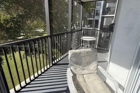 Condo in Aventura, Florida, 2 bedrooms  № 1989881 - photo 16