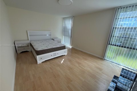 Condo in Aventura, Florida, 2 bedrooms  № 1989881 - photo 10