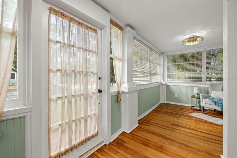 House in Saint Petersburg, Florida 3 bedrooms, 119.29 sq.m. № 1869113 - photo 5