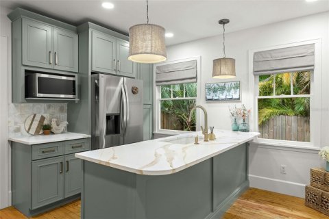 House in Saint Petersburg, Florida 3 bedrooms, 119.29 sq.m. № 1869113 - photo 21