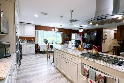 Купить виллу или дом в Бушнелл, Флорида 3 комнаты, 147.16м2, № 1916574 - фото 10