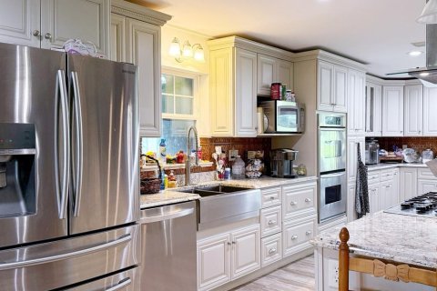 Купить виллу или дом в Бушнелл, Флорида 3 комнаты, 147.16м2, № 1916574 - фото 8