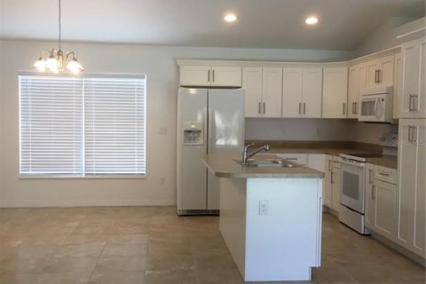 Villa ou maison à louer à DeLand, Floride: 3 chambres, 112.88 m2 № 2386414 - photo 5