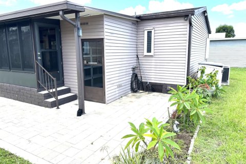 Villa ou maison à vendre à St. Lucie, Floride: 2 chambres, 111.67 m2 № 2241457 - photo 2